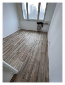 Pokládka PVC podlahy ve městských bytech v Bohumíně.