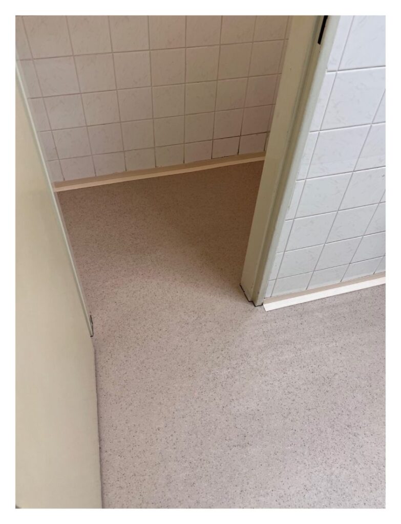 Renovace podkladu a pokládka PVC krytiny v zázemí Rychvaldské lékárny SANO.